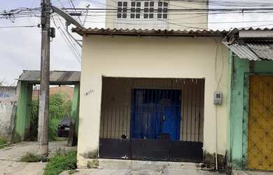 Imagem: A casa possui 4 Dormitórios, 1 Banheiro e está localizado