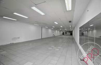 Imagem: O depósito possui 1.195m² de Área e está localizado em