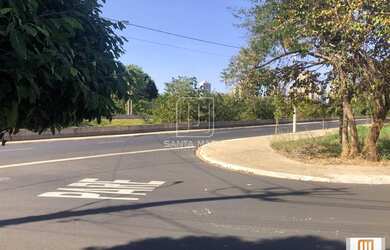 Imagem: O depósito possui 3 Vagas na garagem e 306m² de Área e está