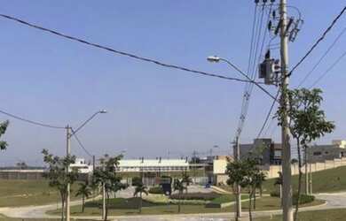 Imagem: O terreno possui 300m² de Área e está localizado em Cyrela