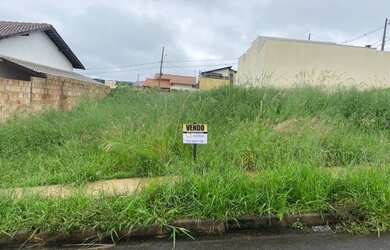 Imagem: O terreno possui 240m² de Área e está localizado em Centro