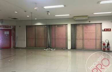 Imagem 1: Esquina Moema Pássaros, 300 metro em vão livre, agende sua visita