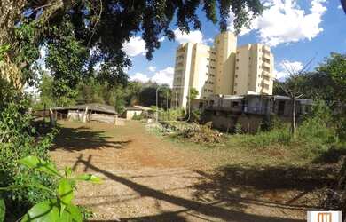 Imagem: O terreno possui 4.730m² de Área e está localizado em Vila