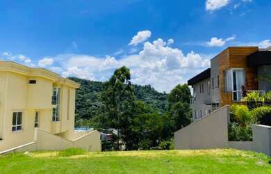 Imagem: O terreno possui 560m² de Área e está localizado em Tamboré