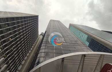 Imagem: O depósito possui 5 Vagas na garagem, 488m² de Área e está