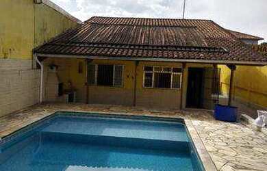 Imagem: A casa possui 2 Dormitórios, 2 Banheiros, 5 Vagas na garagem