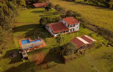 Imagem 3: Pé na água na represa de Piracaia, com ótima topografia, bairro de...