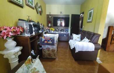 Imagem: A casa possui 5 Dormitórios, 4 Banheiros, 3 Vagas na garagem