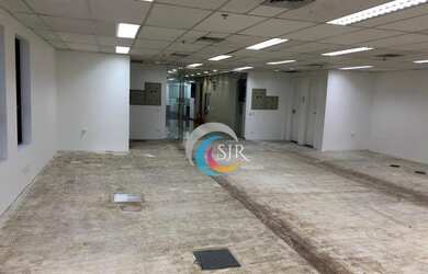 Imagem: O depósito possui 2 Vagas na garagem, 120m² de Área e está