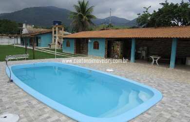 Imagem: A chácara possui 2.100m² de Área e está localizado em Papucaia