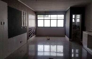 Imagem: O depósito para alugar possui 1 Vaga na garagem e 48m² de
