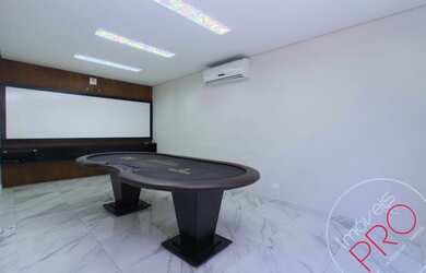 Imagem: O depósito possui 5 Vagas na garagem, 365m² de Área e está