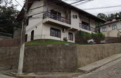 Imagem 1: Casa na Escola Agrícola. Churrasqueira, Imóvel novo, Guarda roupae240m²...