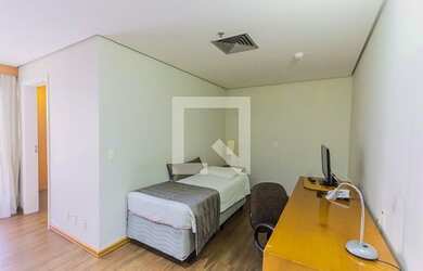 Imagem: O apartamento possui 1 Dormitório, 1 Banheiro, 1 Vaga na garagem