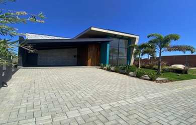 Imagem: A casa em condomínio possui 3 Dormitórios, 5 Banheiros, 2