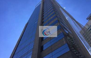 Imagem: O depósito possui 5 Vagas na garagem e 448m² de Área e está