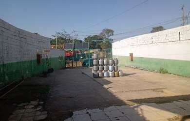 Imagem: O depósito possui 5 Vagas na garagem, 210m² de Área e está