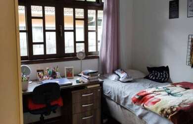 Imagem 4: Casa na Escola Agrícola. Churrasqueira, Imóvel novo, Guarda roupae240m²...