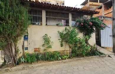 Imagem: A casa possui 2 Dormitórios, 1 Banheiro e está localizado