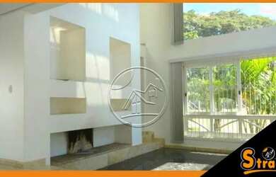 Imagem: A casa possui 4 Dormitórios, 4 Banheiros, 2 Vagas na garagem