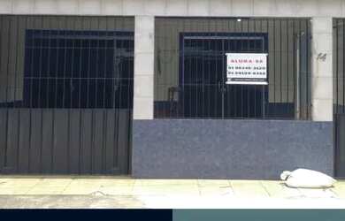 Imagem: A casa possui 2 Dormitórios, 2 Banheiros, 2 Vagas na garagem