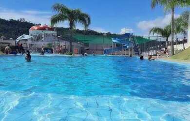 Imagem: A casa em condomínio possui 2 Dormitórios, 2 Banheiros, 1