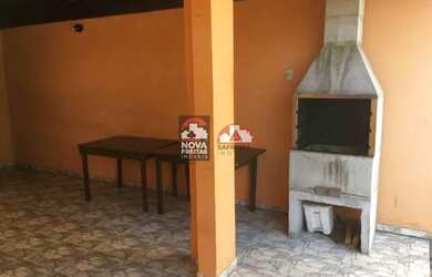 Imagem: A casa possui 2 Dormitórios, 1 Banheiro, 2 Vagas na garagem