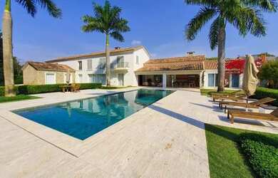 Imagem 1: Casa com 5 suítes para locação no Condomínio Fazenda Boa Vista em...