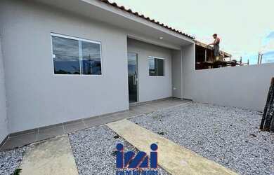 Imagem: A casa possui 2 Dormitórios, 1 Banheiro, 1 Vaga na garagem