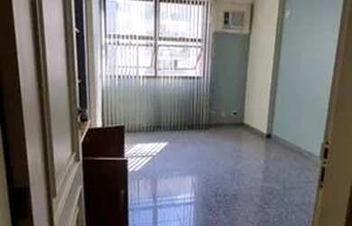 Imagem: O depósito possui 1 Vaga na garagem, 28m² de Área e está