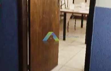 Imagem: A casa possui 4 Dormitórios, 4 Banheiros, 5 Vagas na garagem