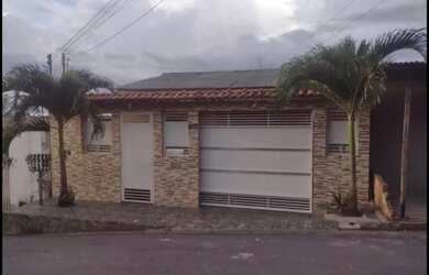 Imagem: A casa possui 2 Dormitórios, 1 Banheiro e está localizado