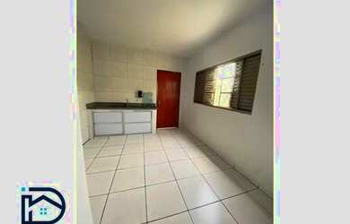 Imagem: A casa possui 3 Dormitórios, 2 Banheiros, 80m² de Área e