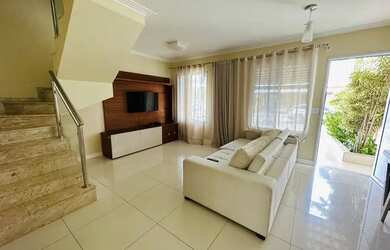 Imagem: A casa possui 2 Dormitórios, 2 Banheiros, 1 Vaga na garagem