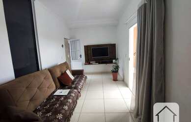 Imagem: A casa possui 2 Dormitórios, 1 Banheiro, 396m² de Área e