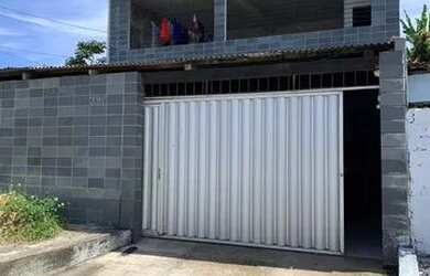 Imagem: A casa possui 5 Dormitórios, 3 Banheiros, 4 Vagas na garagem