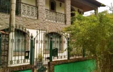 Imagem: A casa em condomínio possui 5 Dormitórios, 5 Banheiros, 4