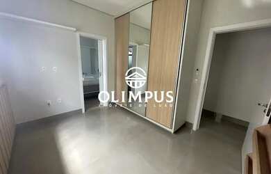 Imagem: A casa em condomínio possui 3 Dormitórios, 4 Banheiros, 2