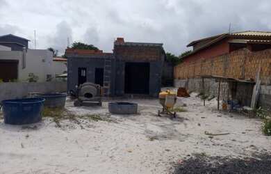 Imagem: A casa em condomínio possui 3 Dormitórios, 1 Banheiro, 3 Vagas