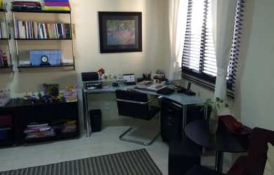 Imagem: O depósito possui 1 Vaga na garagem, 36m² de Área e está