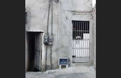 Imagem: A casa possui 2 Dormitórios e 2 Banheiros e está localizado