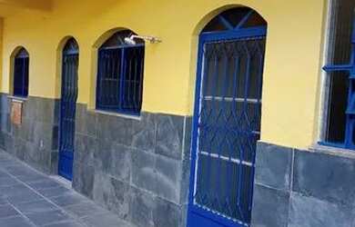 Imagem: A casa possui 1 Dormitório e 1 Banheiro e está localizado