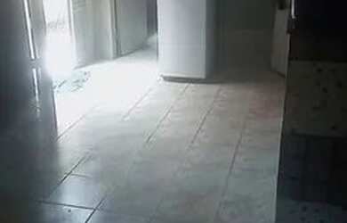 Imagem: A casa possui 2 Dormitórios, 1 Banheiro e está localizado