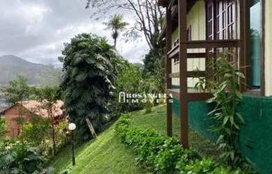 Imagem: A casa em condomínio possui 3 Dormitórios, 2 Banheiros e 174m²