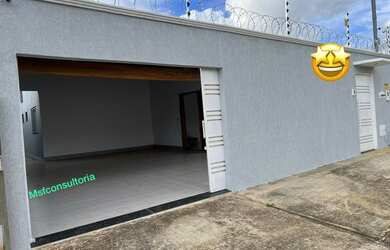 Imagem: A casa possui 3 Dormitórios e está localizado em Centro