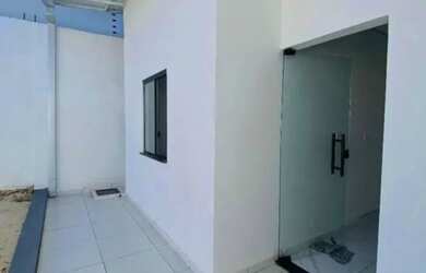 Imagem: A casa possui 2 Dormitórios, 1 Banheiro, 2 Vagas na garagem