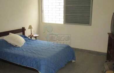 Imagem: O depósito possui 3 Vagas na garagem e 324m² de Área e está