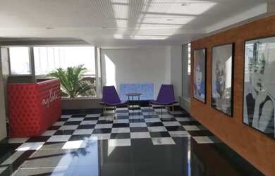 Imagem: O apartamento possui 1 Dormitório, 1 Banheiro, 1 Vaga na garagem