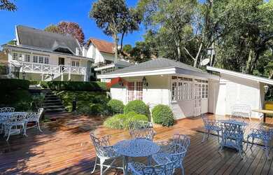 Imagem: A casa em condomínio possui 4 Dormitórios, 4 Banheiros, 3
