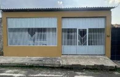 Imagem: A casa possui 2 Dormitórios, 1 Banheiro, 2 Vagas na garagem